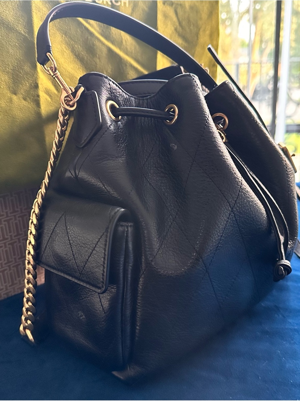 Tory Burch Charlie Black Leather Drawstring Bucket Crossbody - Picture 3 of 4